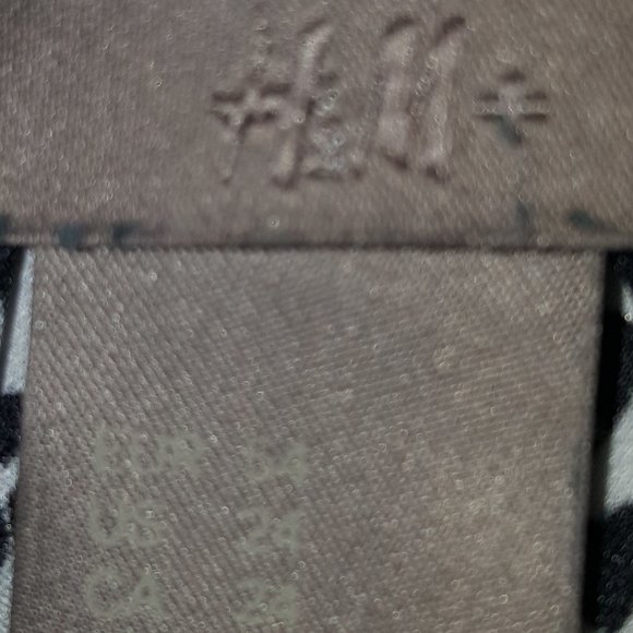 H&M+ Heart Pattern Blouse size 24 - Picture 2 of 7